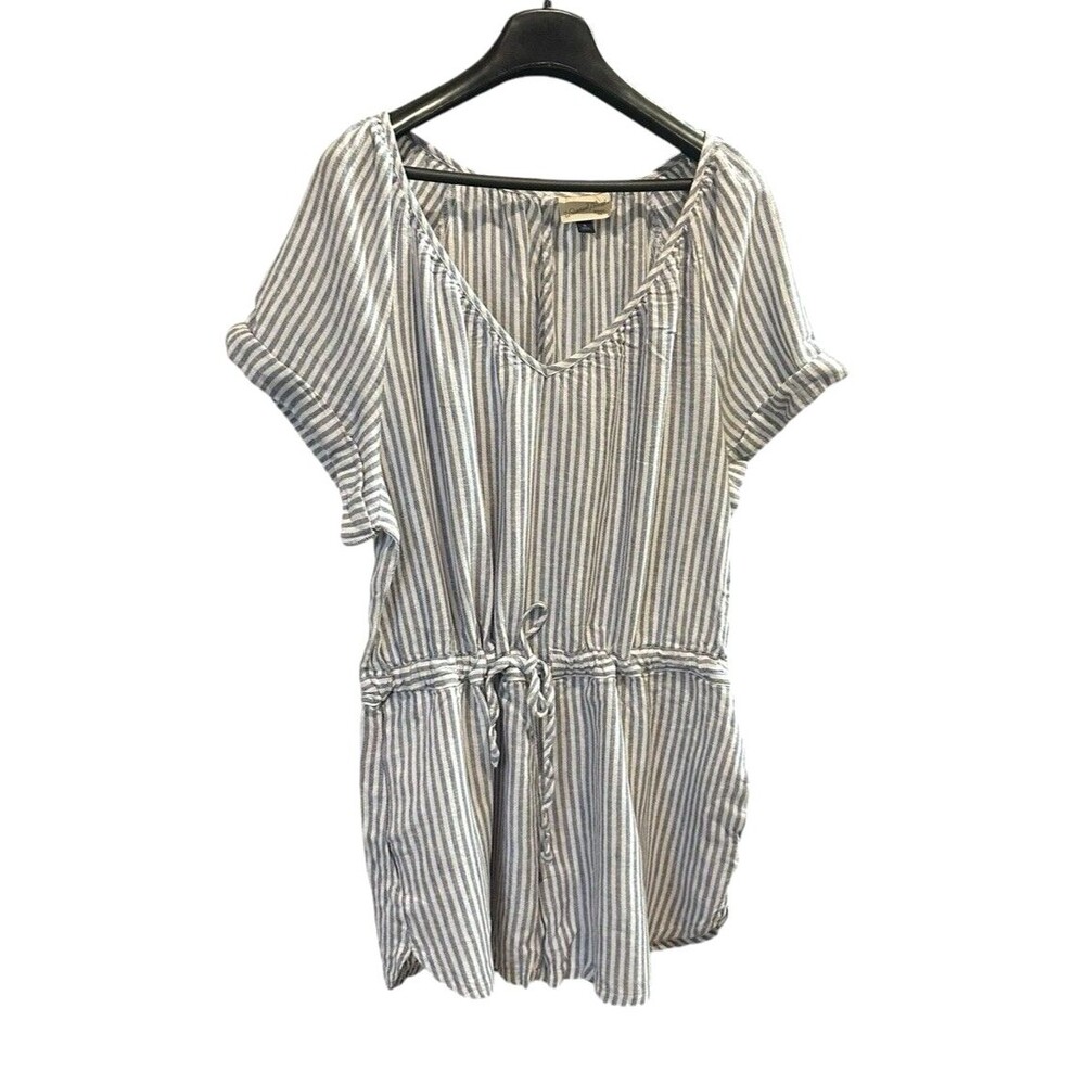 Universal Thread romper shorts XL Blue White Striped casual beach
